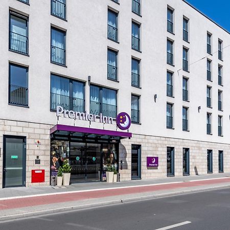 Premier Inn Duesseldorf City Centre Exterior photo